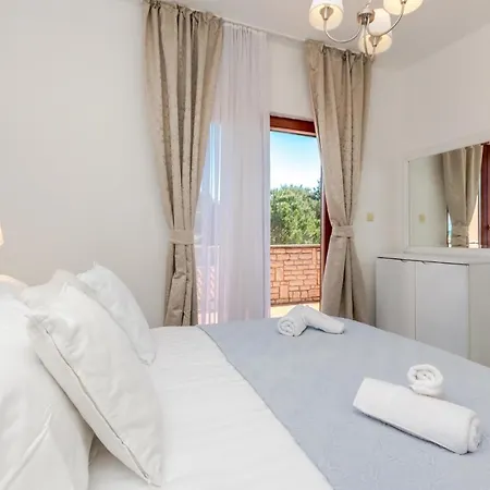 Stunning In With Kitchen Holiday home Ugljan